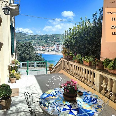 Panoramic Apartments In Villa In Center "The Beach And The Cliff" 1 Agropoli Exterior photo
