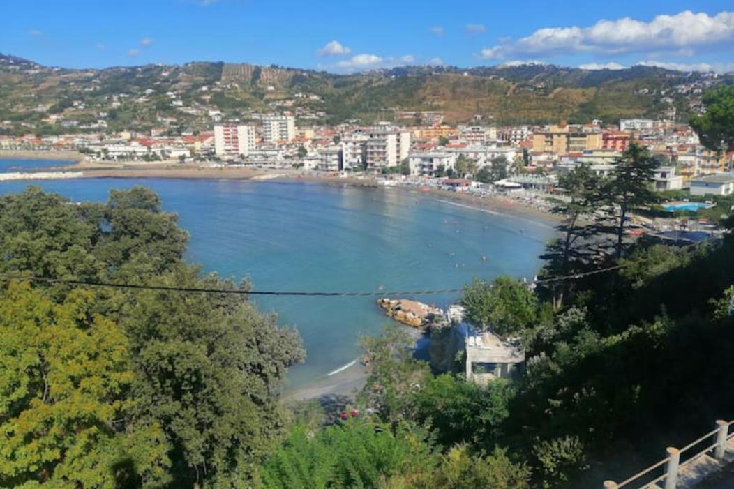 Panoramic Apartments In Villa In Center "The Beach And The Cliff" 1 Agropoli Exterior photo