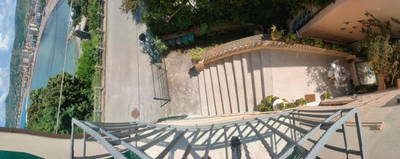Panoramic Apartments In Villa In Center "The Beach And The Cliff" 1 Agropoli Exterior photo